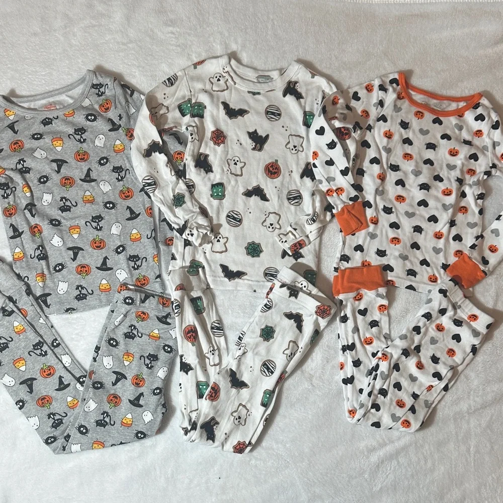 NWOT bundle of 3 pair Halloween theme pajama sets size 5